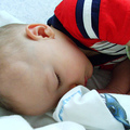 Dormir avec son bébé nuit à sa respiration