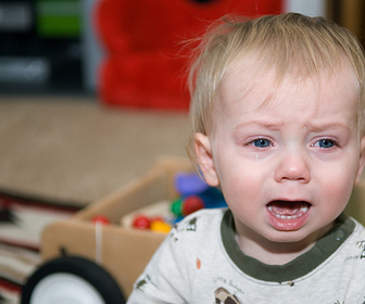 Laisser son bébé pleurer : une manière d'apaiser les parents