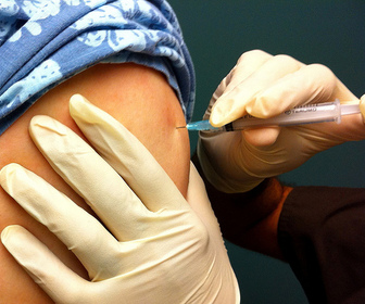 L’Union européenne autorise un nouveau vaccin contre la méningite B